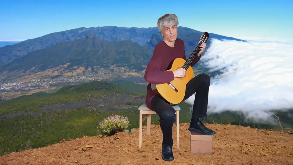 JustMe (icke) spielt vor La Cascada auf der Bernabé